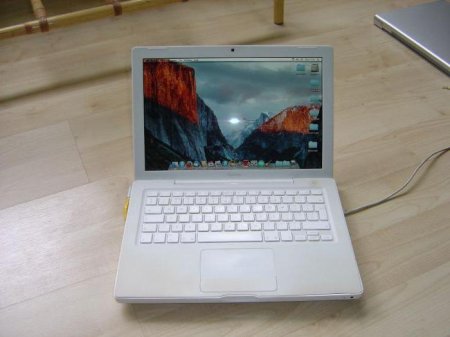 MacBook A1181:   '  Apple