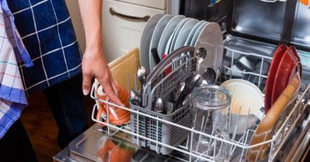 Як почистити посудомийну машину? Інструкція до посудомийної машини